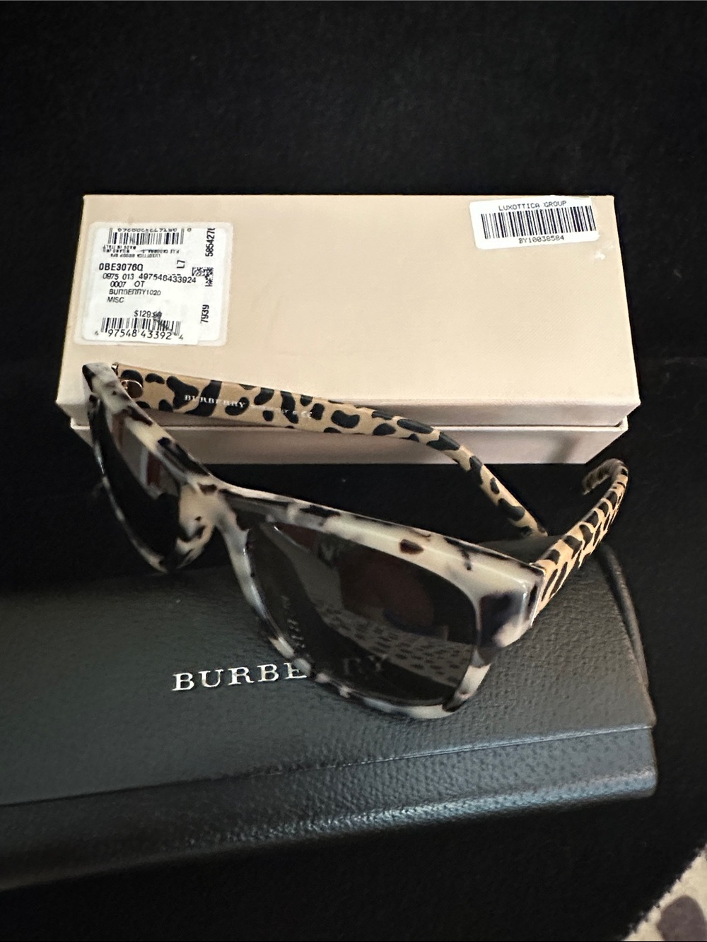 Burberry Tortoiseshell-Pattern Sunglasses with Dark Gray Lenses - Picture 6 of 9